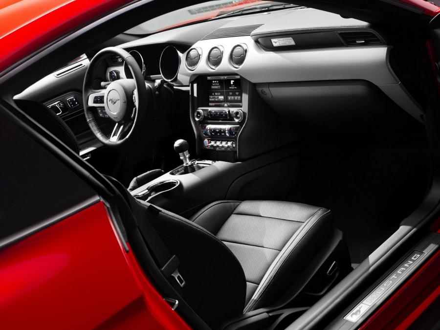  Ford Mustang GT 2015 года  (фото 6 из 93)